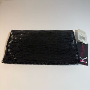 🔥 Bundle 3+ items → Get 50% OFF 🔥 Sondra Roberts Black Beaded Clutch